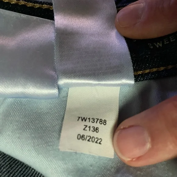 Lucky Brand Women’s Jeans - Picture 9 of 11